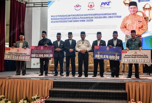 DATUK DR MOHD NA'IM MOKHTAR