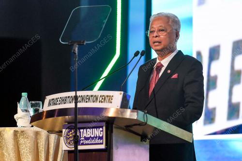 DATUK SERI ISMAIL SABRI YAAKOB