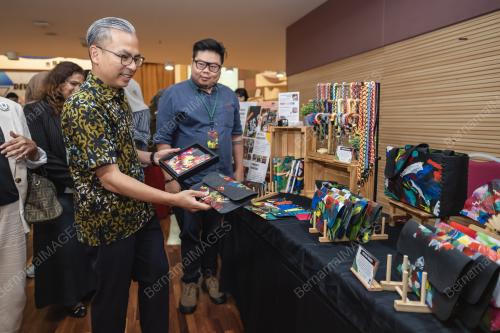 DATUK FAHMI FADZIL