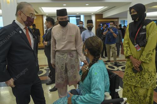 DATUK SERI HISHAMUDDIN TUN HUSSEIN