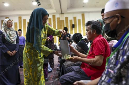 RAJA PERMAISURI AGONG RAJA ZARITH SOFIAH