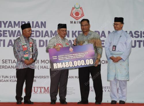 SENATOR DATUK DR MOHD NA'IM MOKHTAR