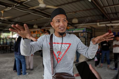 MANGSA KEBAKARAN SALURAN PAIP GAS