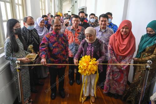 DATUK SERI NANCY SHUKRI