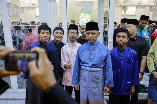 AL-SULTAN ABDULLAH RI'AYATUDDIN AL-MUSTAFA BILLAH SHAH