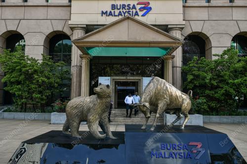 BURSA MALAYSIA DITUTUP TINGGI NAIK 0.45 PERATUS