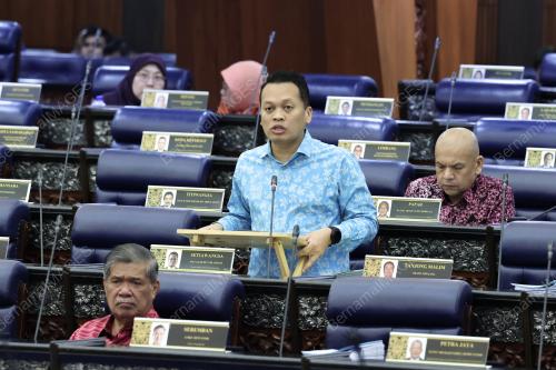 NIK NAZMI NIK AHMAD