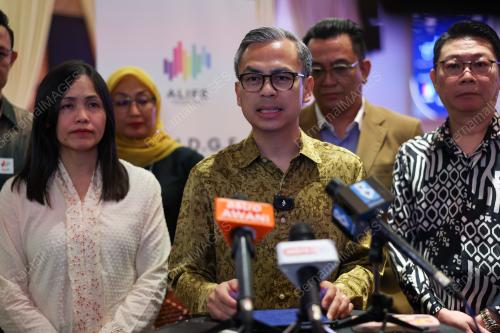 DATUK FAHMI FADZIL