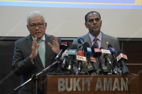 DATUK SERI HAMZAH ZAINUDIN 