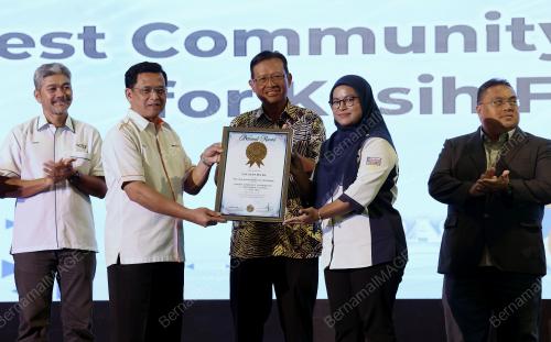 DATUK SERI AHMAD SHABERY CHEEK