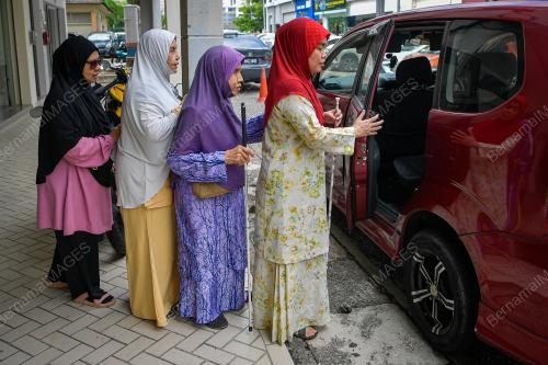 GOLONGAN BUTA YANG CELIK AL-QURAN