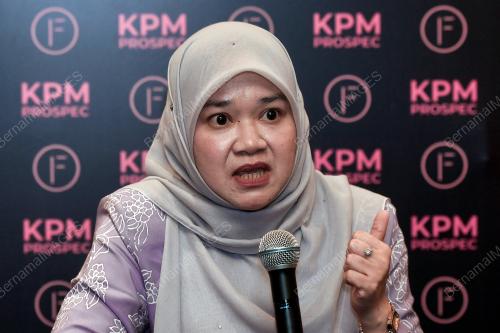 FADLINA SIDEK