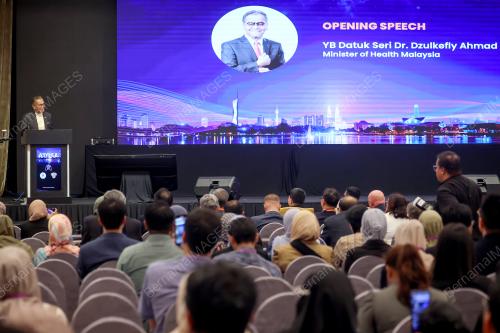 DATUK SERI DR DZULKEFLY AHMAD