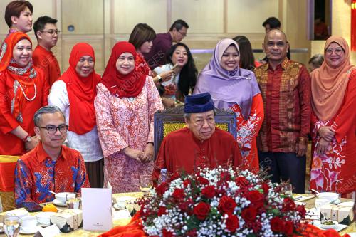 SULTAN SHARAFUDDIN IDRIS SHAH
