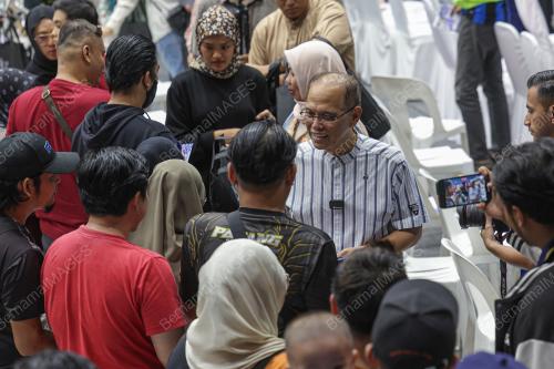 DATUK SERI WAN ROSDY WAN ISMAIL