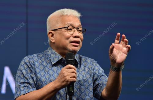 DATUK HUSSAMUDDIN YAACUB
