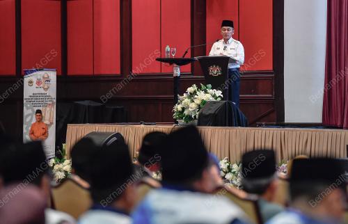 DATUK DR MOHD NA'IM MOKHTAR