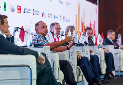TAN SRI NAZIR RAZAK