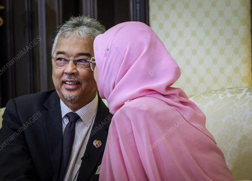 AL-SULTAN ABDULLAH RI'AYATUDDIN AL-MUSTAFA BILLAH SHAH