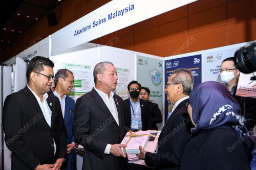 DATUK SERI FADILLAH YUSOF