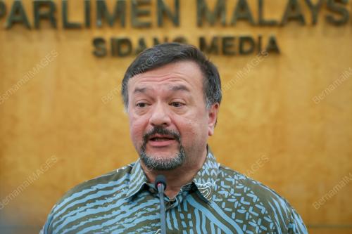 DATUK SERI AMIR HAMZAH AZIZAN