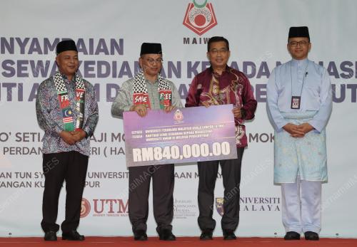 SENATOR DATUK DR MOHD NA'IM MOKHTAR
