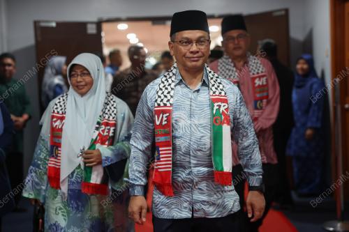 DATUK DR MOHD NA'IM MOKHTAR