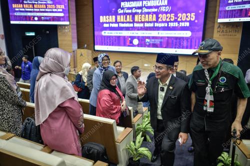 DATUK DR MOHD NA'IM MOKHTAR