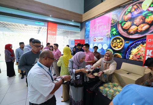 CIMB AGIH JUADAH BERBUKA KEPADA PETUGAS BERNAMA