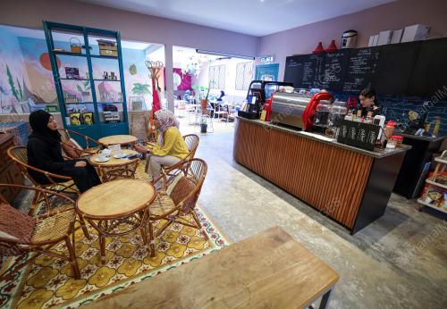 KAFE MAROOKHA GENTLEWOMEN'S CLUB