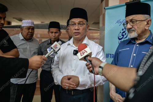 DATUK DR MOHD NA'IM MOKHTAR