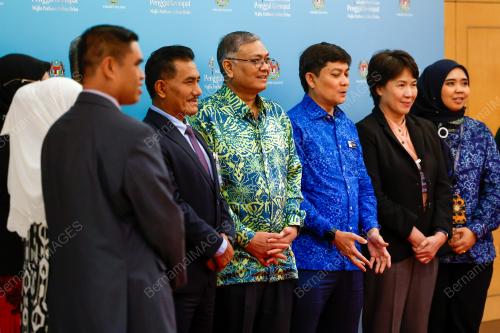 DATUK SERI DR SHAMSJL ANUAR NASARAH