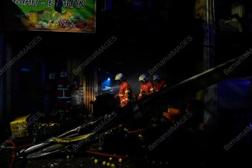 KEBAKARAN KEDAI BUAH- BUAHAN PASAR BORONG KL