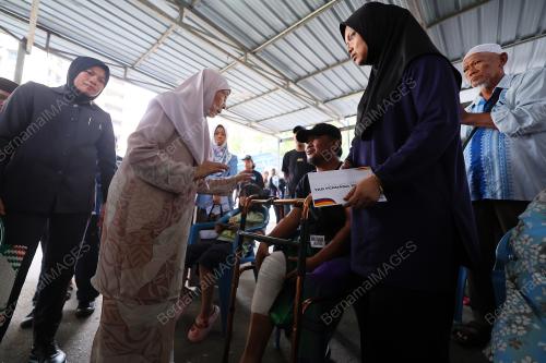 DATUK SERI DR WAN AZIZAH WAN ISMAIL