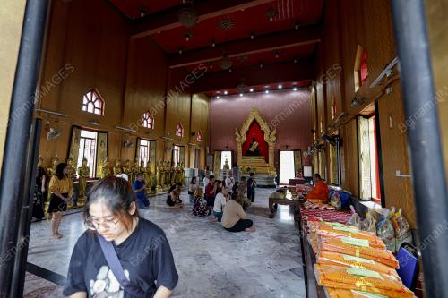 PERSIAPAN_WESAK