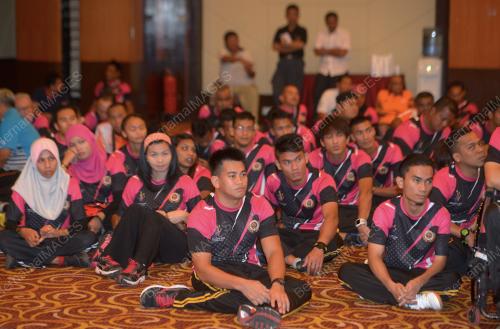 KL63_10102014_KEM_PARA_ASIAN