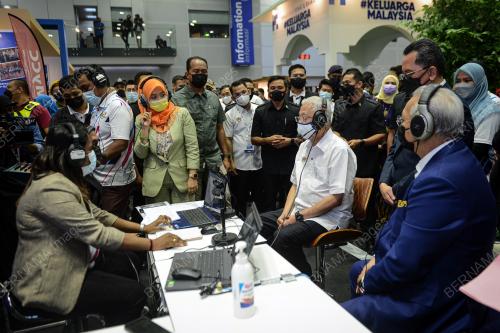 DATUK SERI ISMAIL SABRI YAAKOB