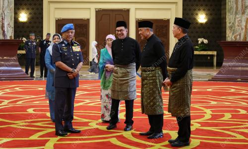AL-SULTAN ABDULLAH RI'AYATUDDIN AL-MUSTAFA BILLAH SHAH