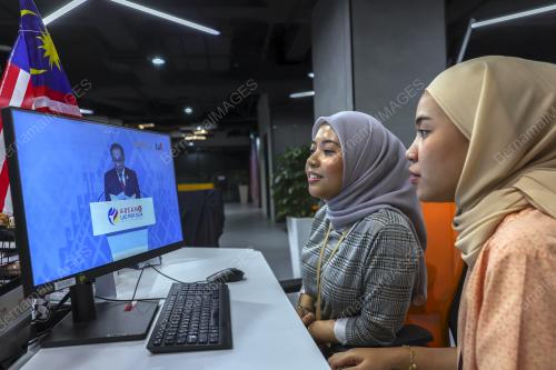 PENUTUP SIDANG KEMUNCAK ASEAN KE 44