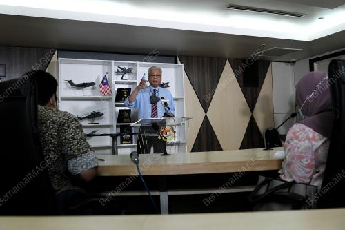 DATUK SERI ISMAIL SABRI YAAKOB