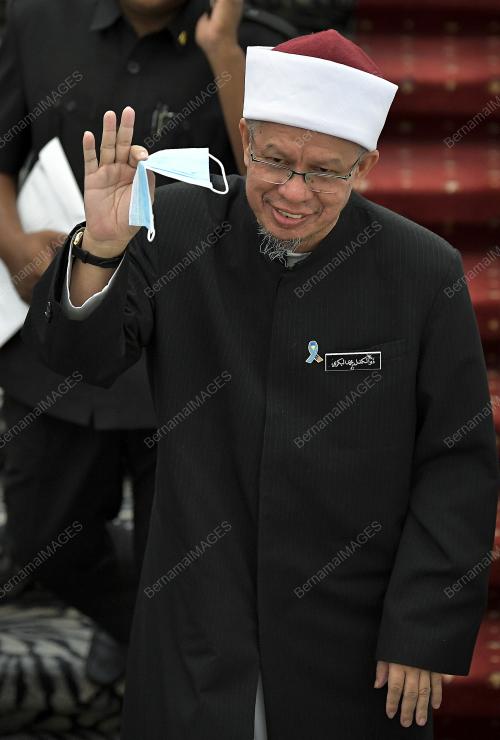SENATOR DATUK DR ZULKIFLI MOHAMAD AL-BAKRI