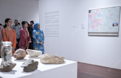 RAJA ZARITH SOFIAH