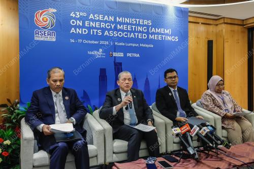 DATUK SERI FADILLAH YUSOF