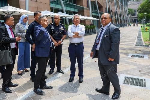 DATUK SERI AMRAN MOHAMED ZIN