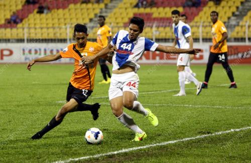 KL63_19082014_BOLA