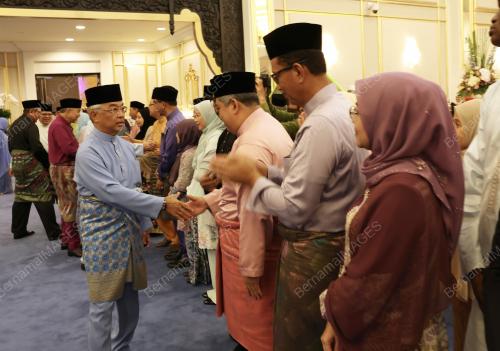 AL-SULTAN ABDULLAH RI'AYATUDDIN AL-MUSTAFA BILLAH SHAH