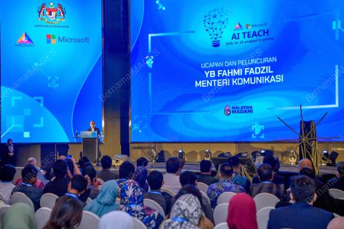 FAHMI FADZIL
