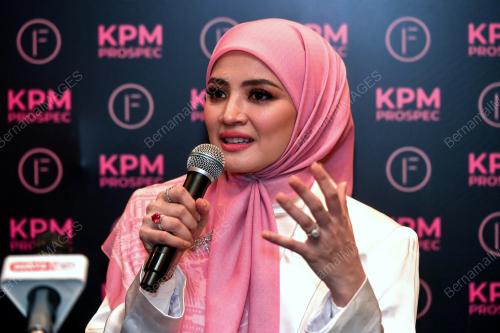 NUR FAZURA SHARIFUDDIN