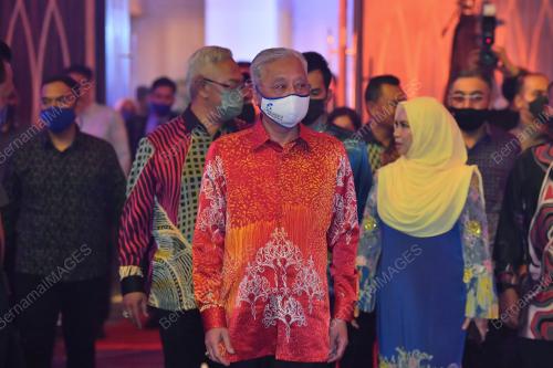 DATUK SERI ISMAIL SABRI YAAKOB