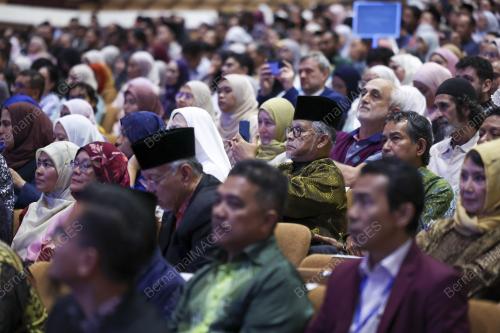 SYARAHAN PERDANA ISLÄ€M THE COVENANTS FULFILLED